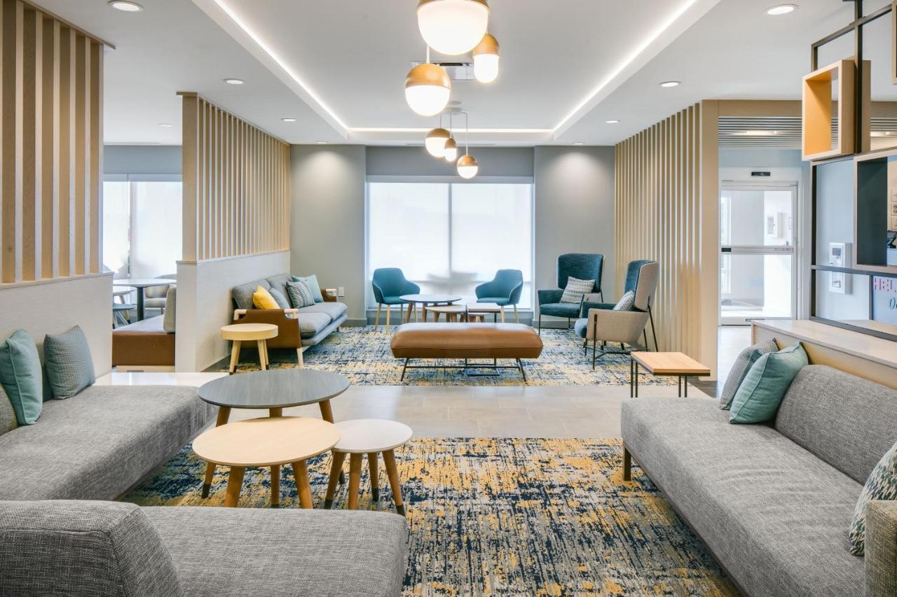Towneplace Suites By Marriott Oconomowoc Exteriör bild