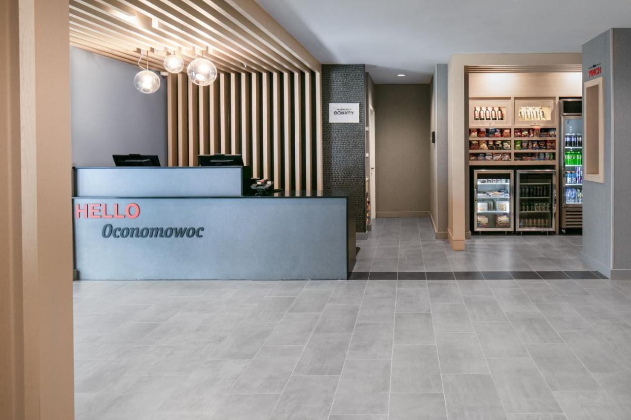 Towneplace Suites By Marriott Oconomowoc Exteriör bild